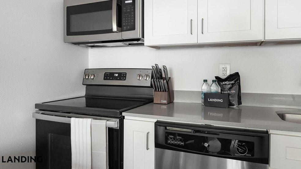 Building Photo - 2851 Maingate Village Cir