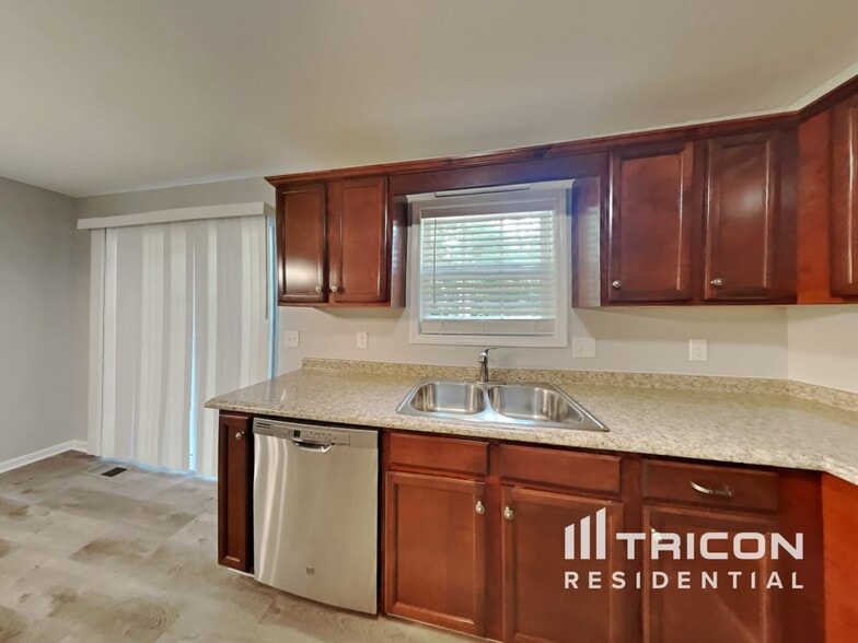 Building Photo - 2712 Arthurs Ct