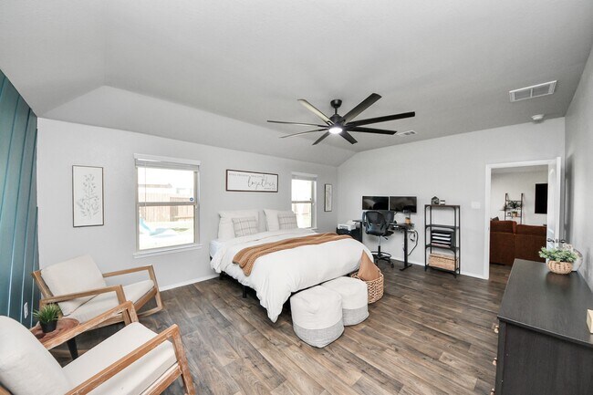 Building Photo - 4315 Nervesa Dr.