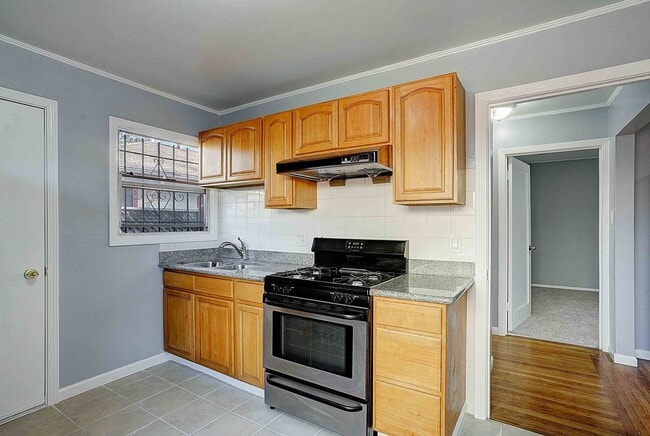 Building Photo - 3047-3049 Berlin Way