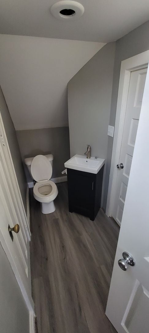 Building Photo - AVAILABLE NOW - 4 Bedroom with garage