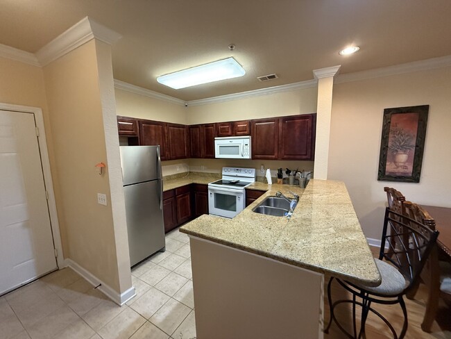 Primary Photo - Spacious Furnished 3-Bedroom Condo Oasis w...