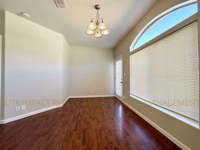 Building Photo - 4247 E White Water Dr