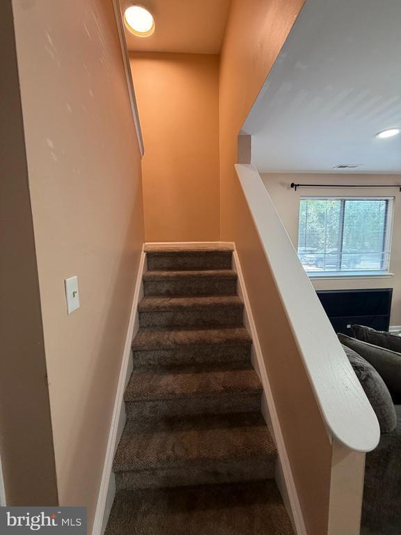Building Photo - 400 Barclay Walk