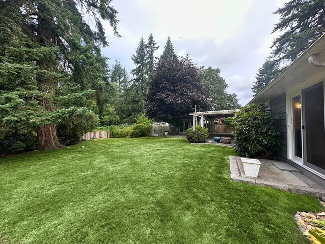 Building Photo - Beautiful Ranch-Style Home in Desirable Sn...