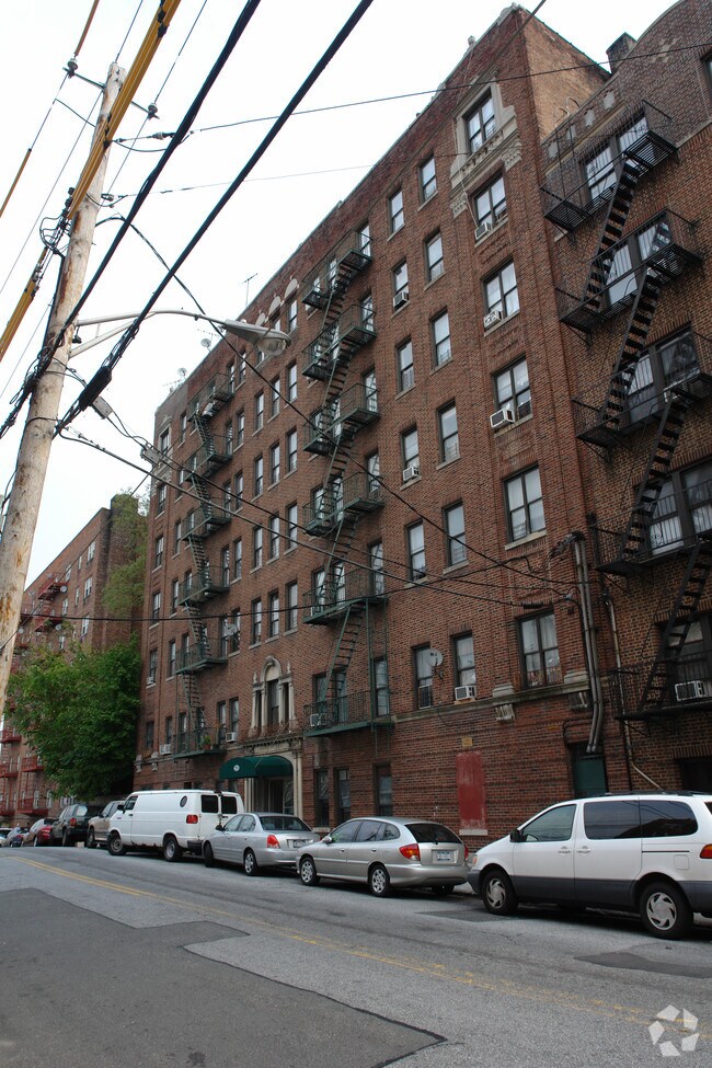 632 Van Cortlandt Pk Ave - Park Plaza