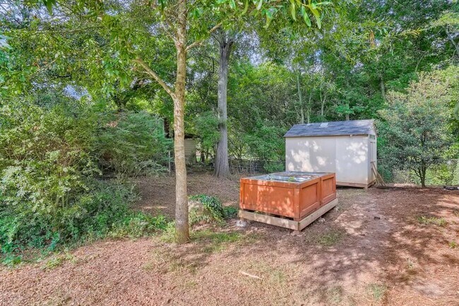 Building Photo - 4003 River Rock Way