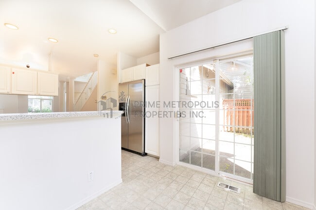 Building Photo - 9808 NE 130th Pl