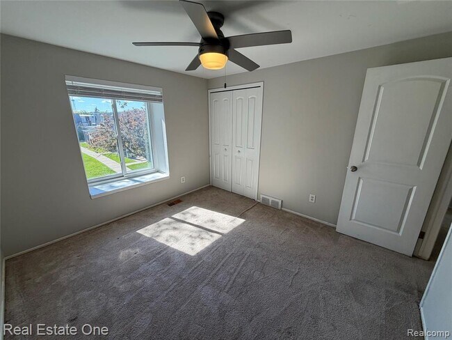 Building Photo - 29828 CITY CENTER # 1 Dr