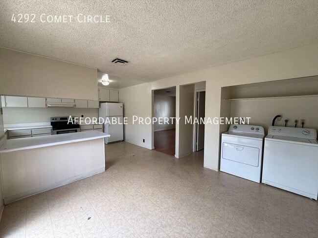 Building Photo - 4292 Comet Cir