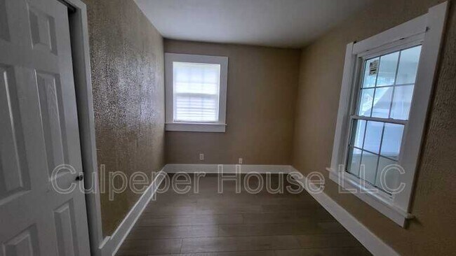 Building Photo - 2320 Mellwood Ave