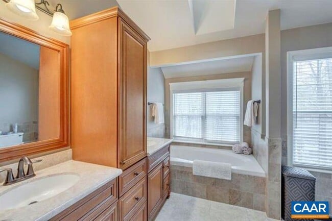 Building Photo - 1150 River Oaks Ln