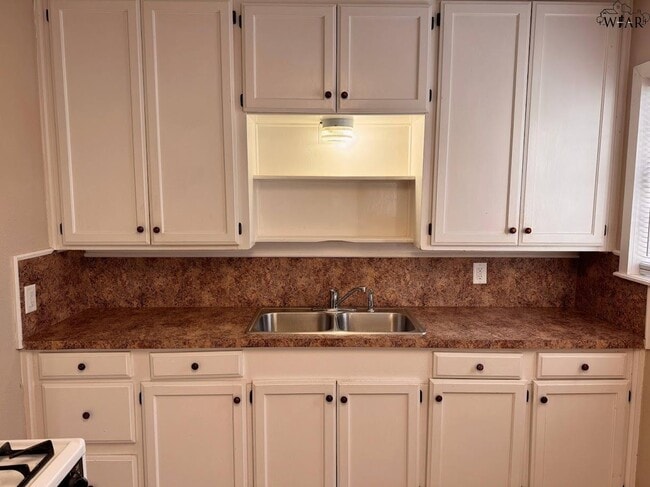 Building Photo - 2939 Parish St