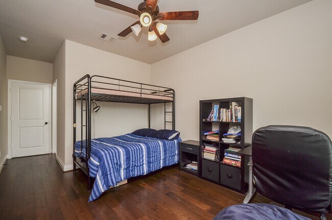 Building Photo - 16835 Fowler Pines Dr