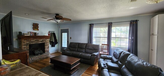 Building Photo - 400 N N St