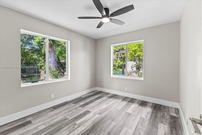 Building Photo - 6120 SW 63rd St