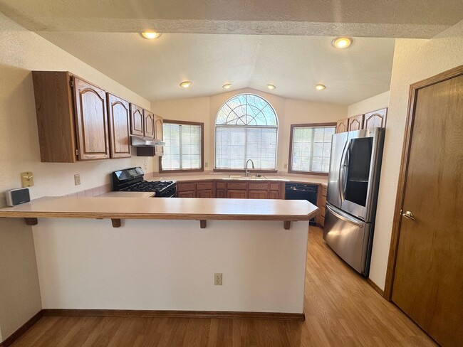 Building Photo - Now leasing in West Boise! This single-lev...