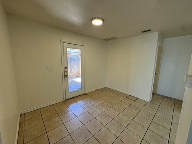 Building Photo - Spacious 3-Bed, 3-Bath Duplex  on Marshall Street – 1366 Sq Ft of Comfortable Living in Lubbock!