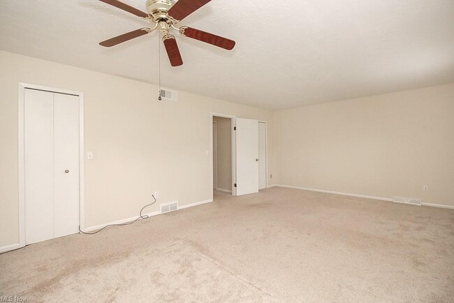 Building Photo - 1770 Rolling Hills Dr