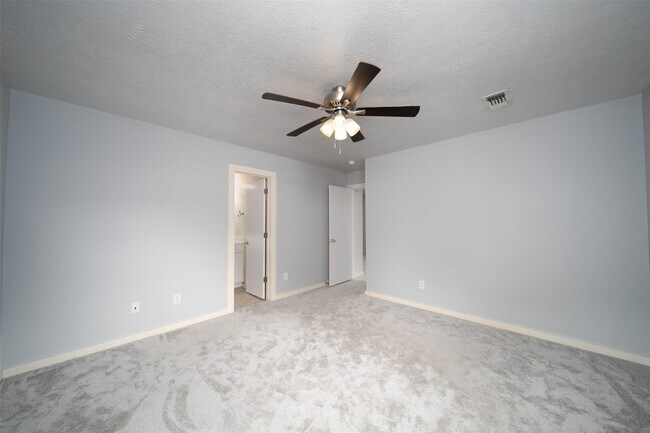 Building Photo - 11914 Rolling Stream Dr