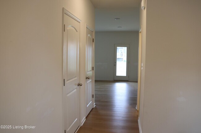 Building Photo - 11703 Parkview Pt