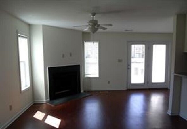 Building Photo - 661 Bartons Landing Pl