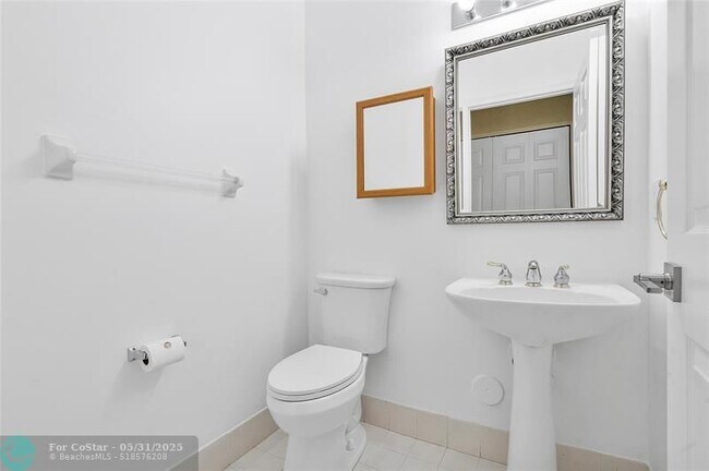 Building Photo - 11517 NW 49th Ct