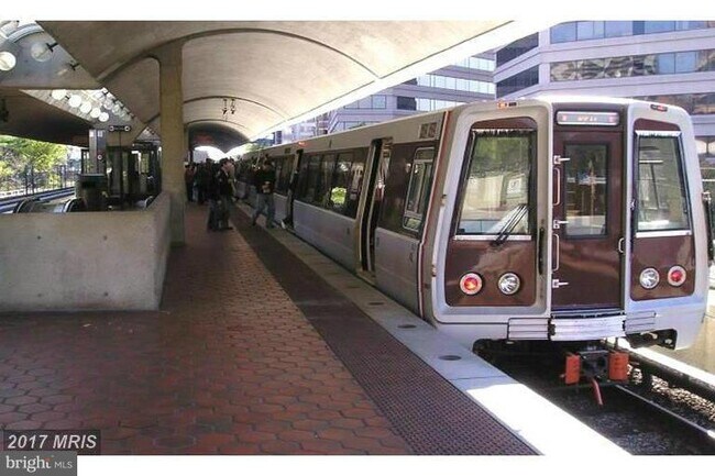 Building Photo - 1785 Jonathan Way