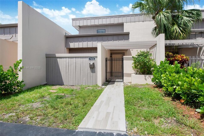 Building Photo - 7424 SW 106th Pl