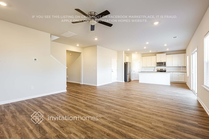 Building Photo - 217 White Flds Ave