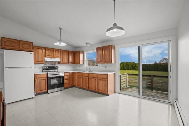 Building Photo - 357-357 Bristol Ferry Rd