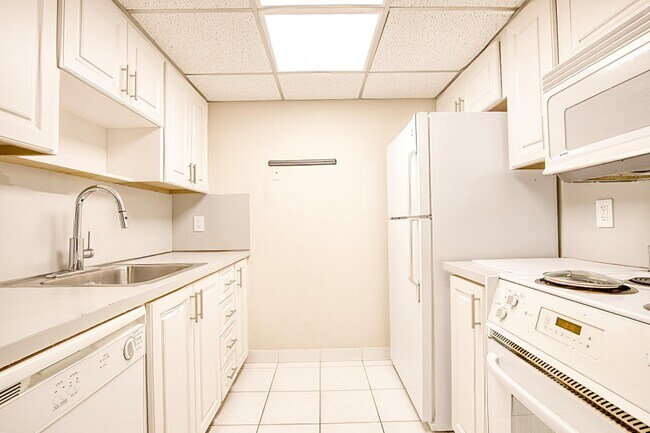 Building Photo - 111 Briny Ave