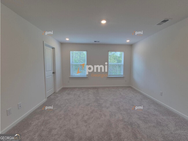 Building Photo - 140 Hazel Dr