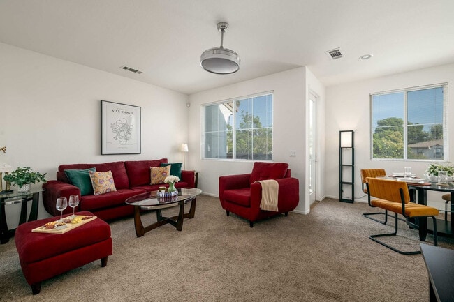 Building Photo - 2983 Paseo Almiar