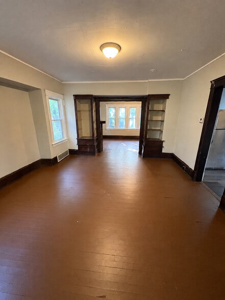 Building Photo - 2108 W 89th St