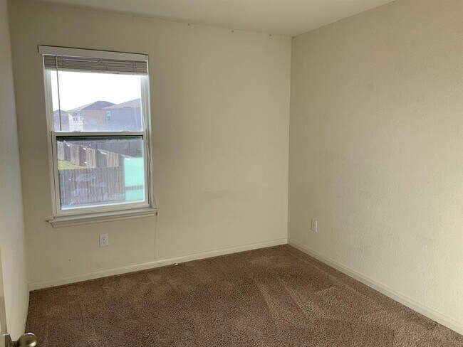 Building Photo - 217 Denson Ln