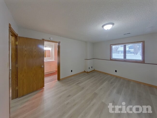 Building Photo - 1503 Palomino Trail