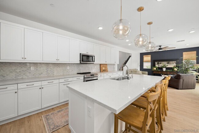 Building Photo - 8850 Weston Rd