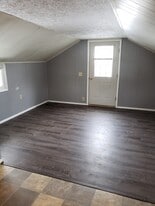 Building Photo - 215 3rd St