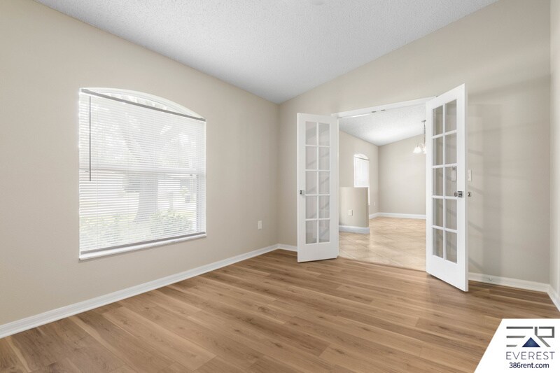 Building Photo - 242 Boulder Rock Dr