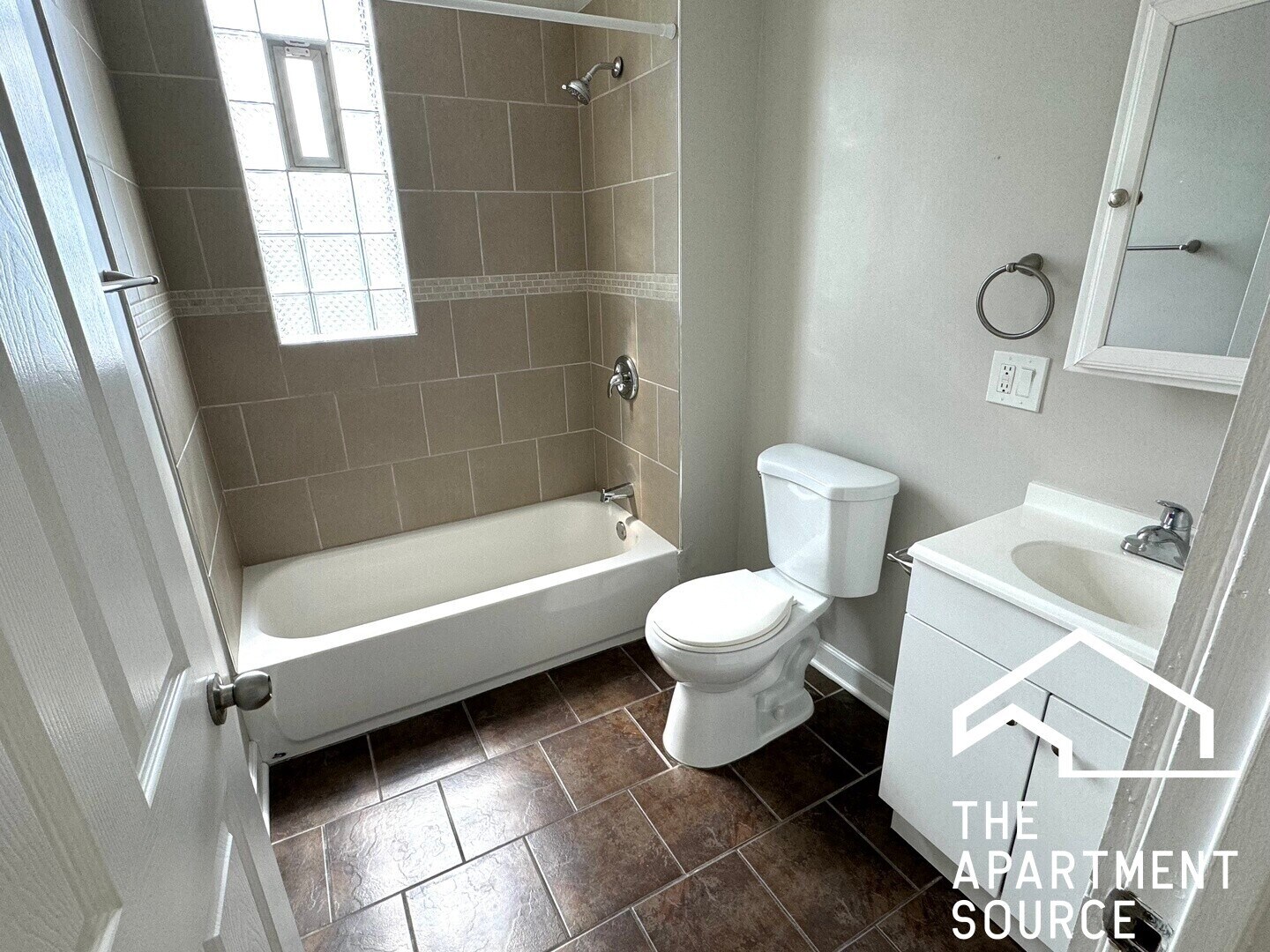 Building Photo - 3904 W Armitage Ave