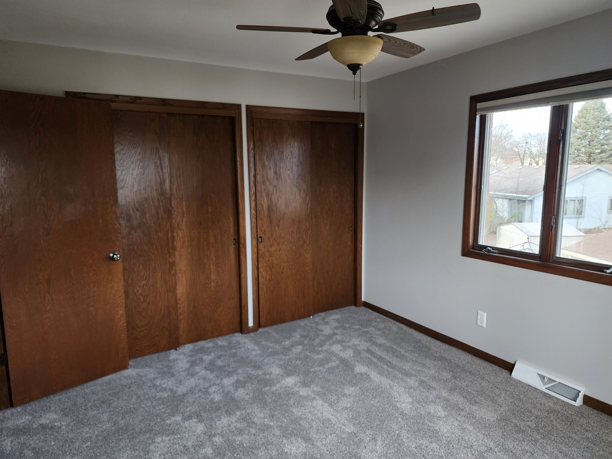 Double closets in master bedroom - 135 Ridge Ct