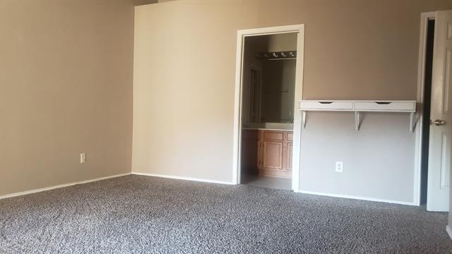 Building Photo - 2412 Country Hollow Ln