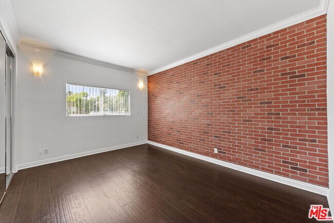 Building Photo - 1136 S Shenandoah St