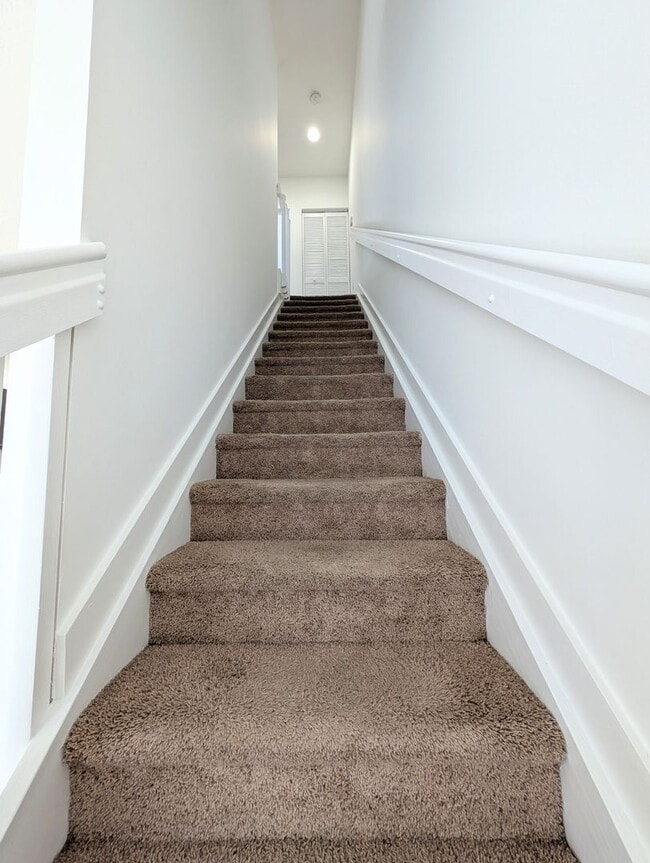 Building Photo - Gorgeous 2BR/2.5BA Townhouse in Gated Community – Lauderhill