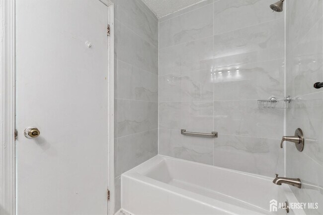 Building Photo - 467 Andover Pl