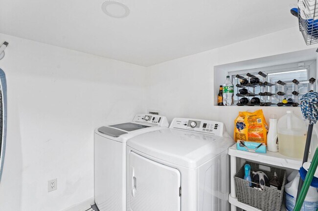 Building Photo - 76 Condict St