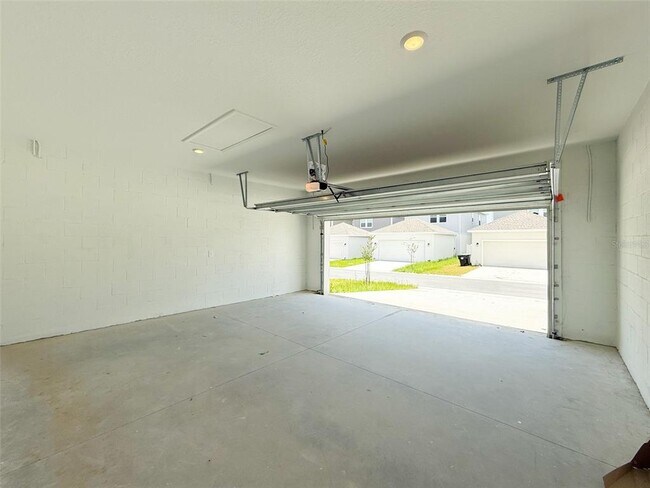 Building Photo - 1806 Rider Rain Ln