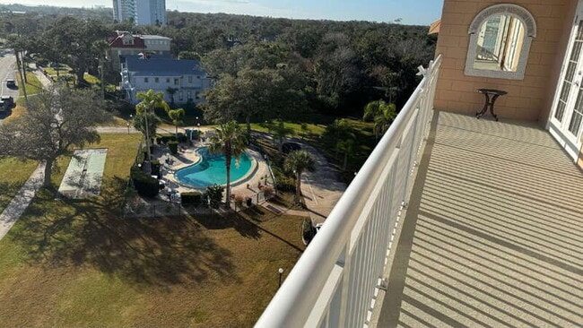 Building Photo - 404 S Beach St