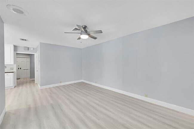 Building Photo - 681 Marine Dr
